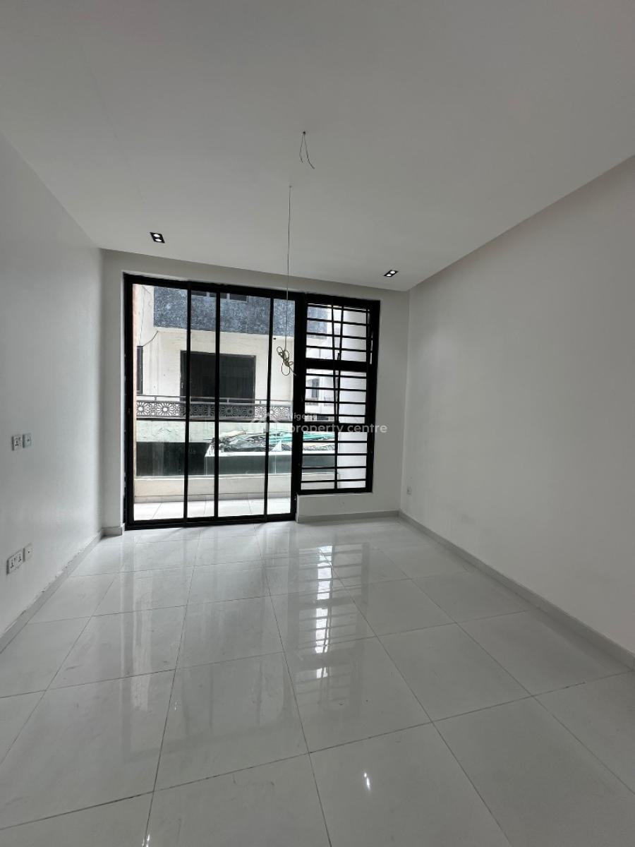 Cozy 2 Bedroom Apartment with Swimming Pool & Gym, Ologolo, Lekki, Lagos, Flat / Apartment for Sale