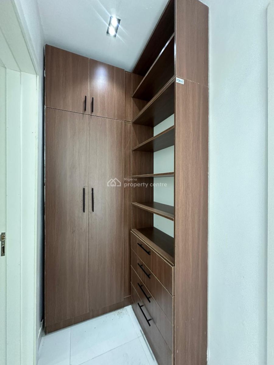 Cozy 2 Bedroom Apartment with Swimming Pool & Gym, Ologolo, Lekki, Lagos, Flat / Apartment for Sale