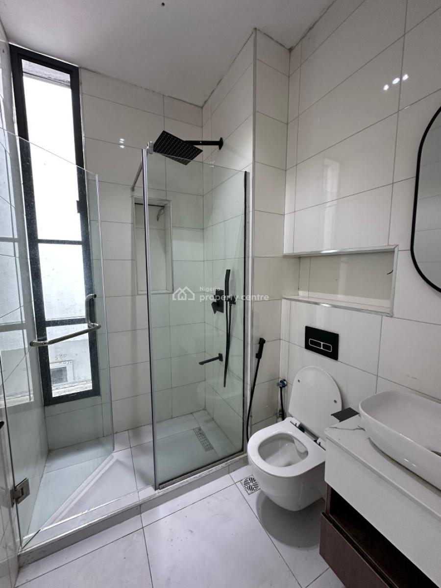Cozy 2 Bedroom Apartment with Swimming Pool & Gym, Ologolo, Lekki, Lagos, Flat / Apartment for Sale
