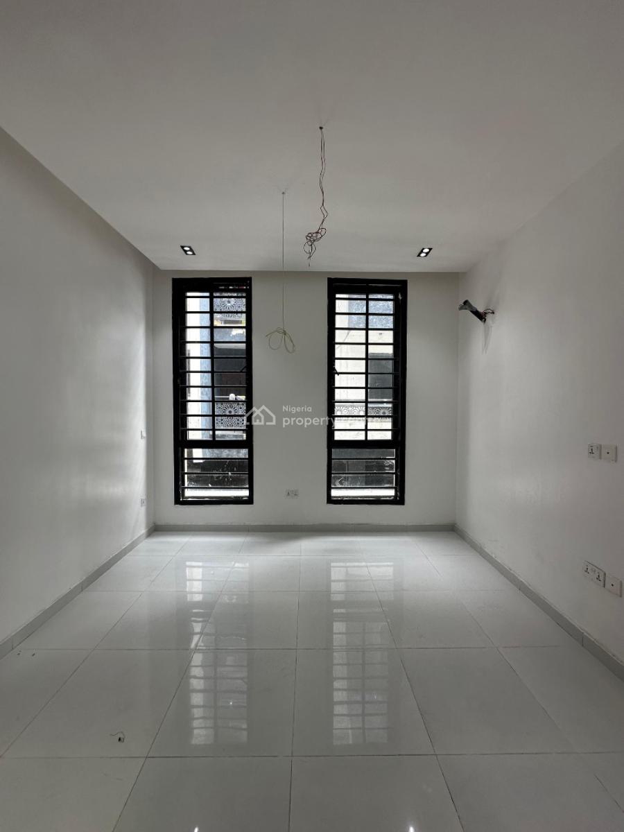 Cozy 2 Bedroom Apartment with Swimming Pool & Gym, Ologolo, Lekki, Lagos, Flat / Apartment for Sale
