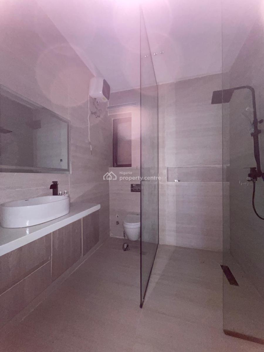 2 Bedroom with Pool, Gym, Lekki Phase 1, Lekki, Lagos, Flat / Apartment for Sale
