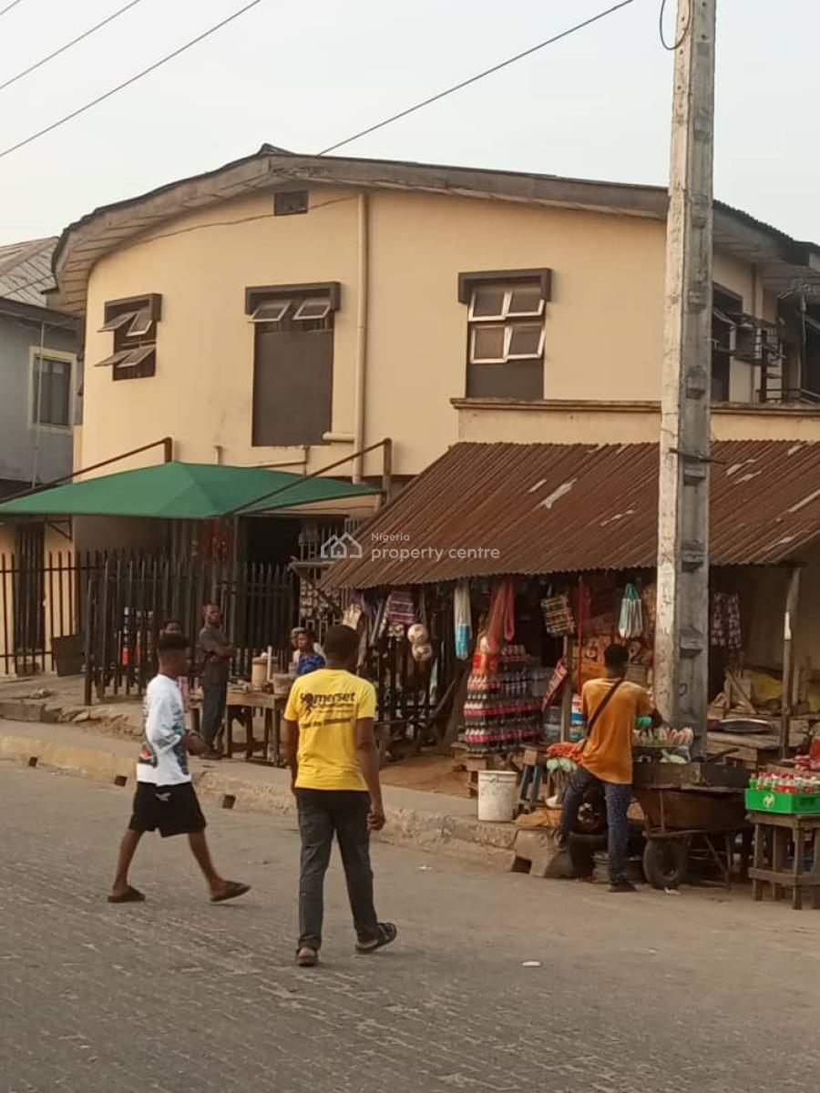 Solid and Strongly Built Cornerpiece Block of Flat, Oduduwa Road Oworonshoki, Oworonshoki, Kosofe, Lagos, Block of Flats for Sale