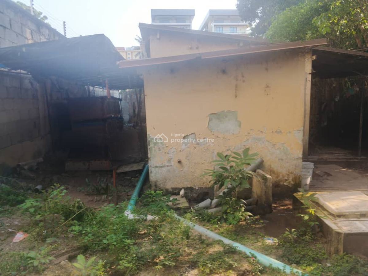 3000 Sq Mts Land with an Old Detached House with Bq for Long Lease, Ikoyi, Lagos, Land for Rent