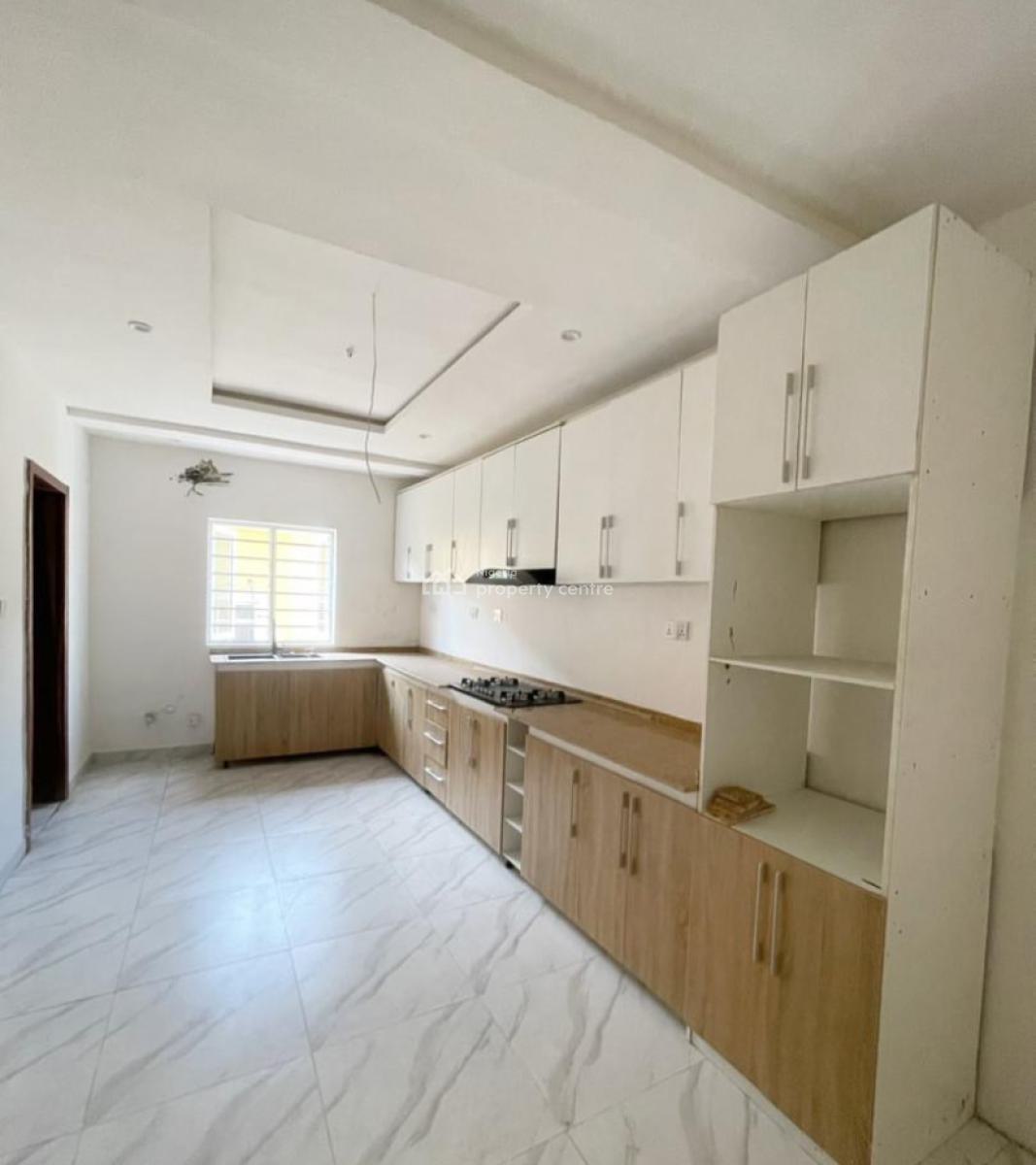 Well Built 3 Bedroom Apartment, Chevron, Lekki, Lagos, Flat / Apartment for Sale