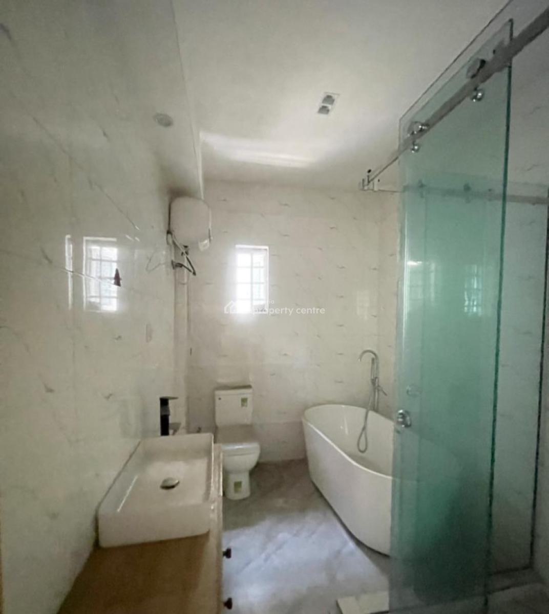 Well Built 3 Bedroom Apartment, Chevron, Lekki, Lagos, Flat / Apartment for Sale