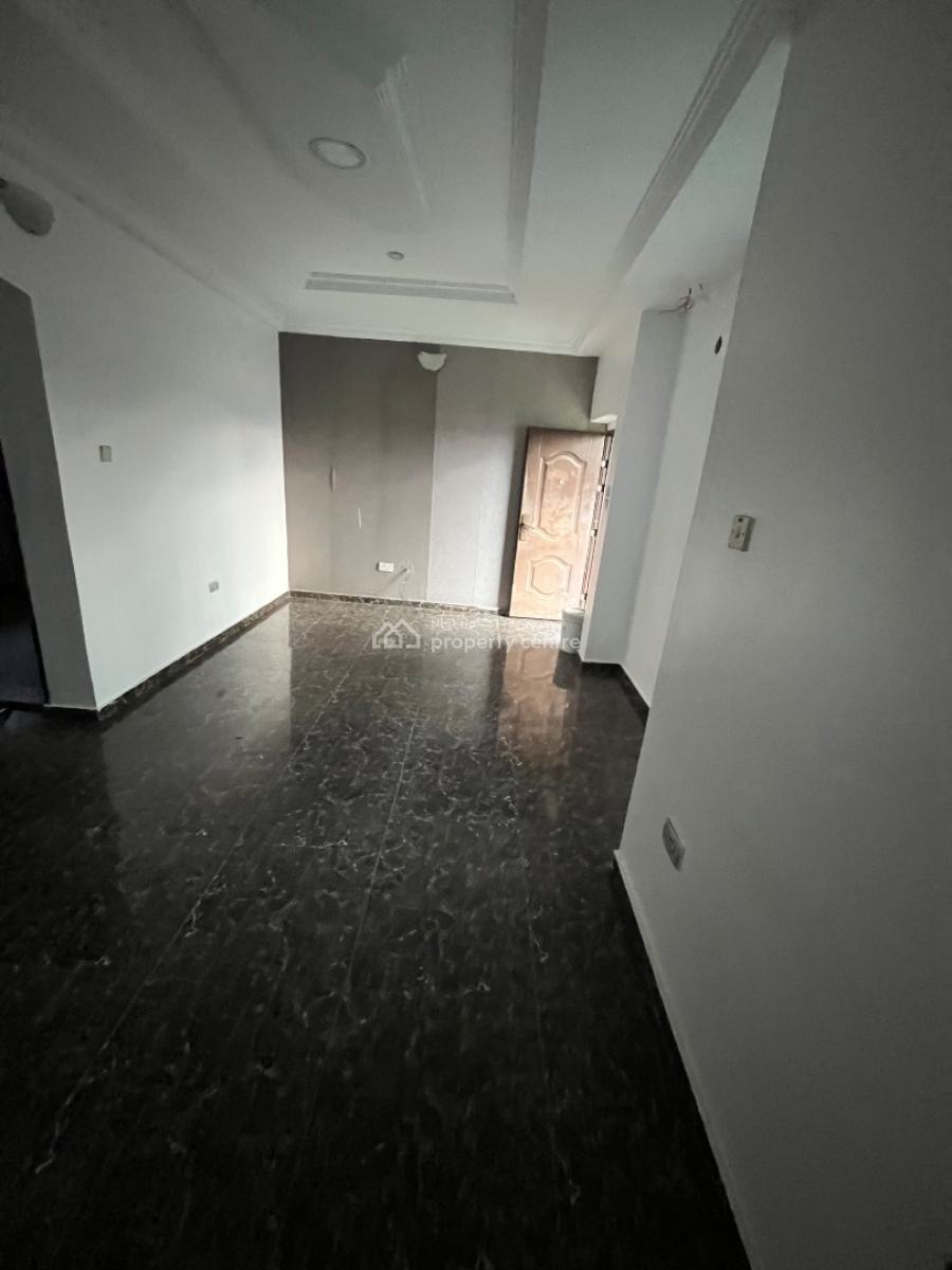 Beautiful 2 Bedroom Flat Upstairs, Mobil Road, Ilaje, Ajah, Lagos, Flat / Apartment for Rent