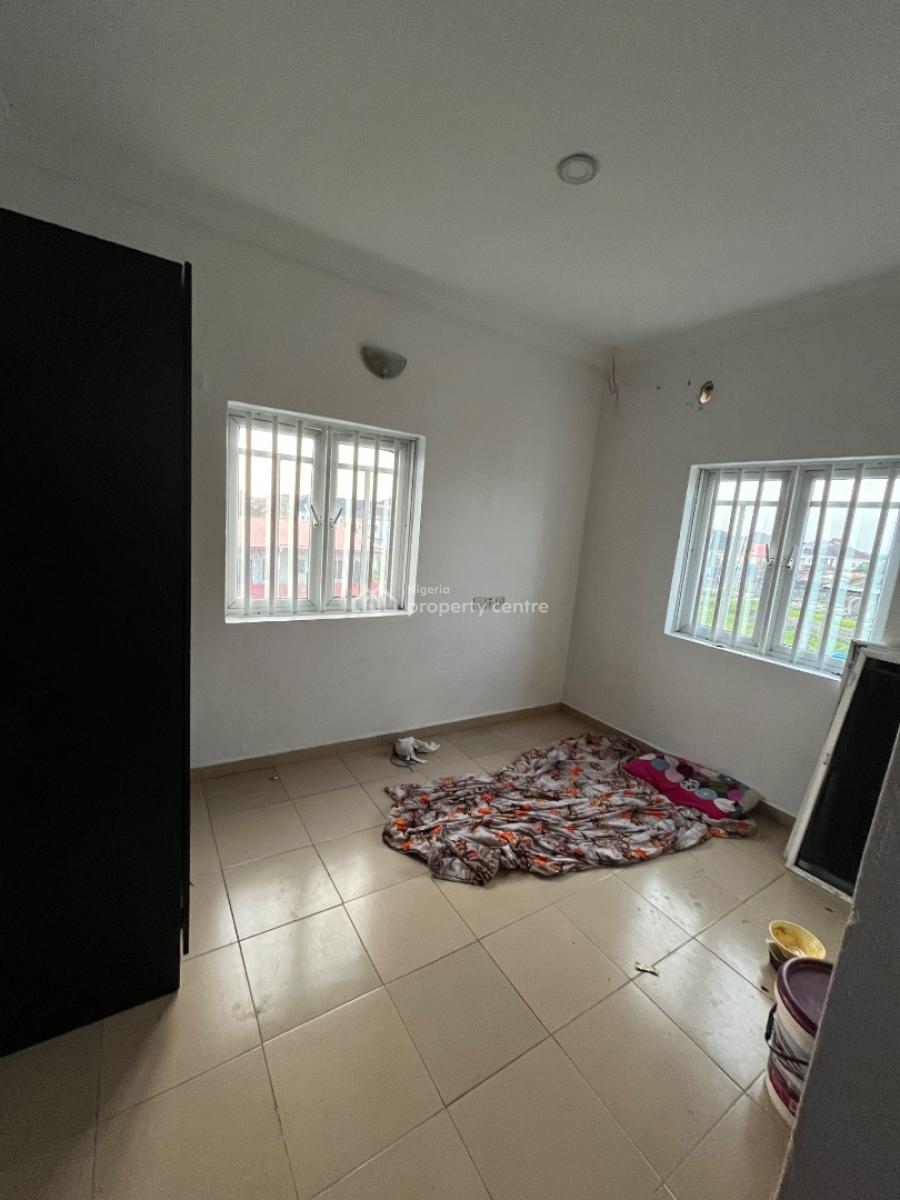 Beautiful 2 Bedroom Flat Upstairs, Mobil Road, Ilaje, Ajah, Lagos, Flat / Apartment for Rent