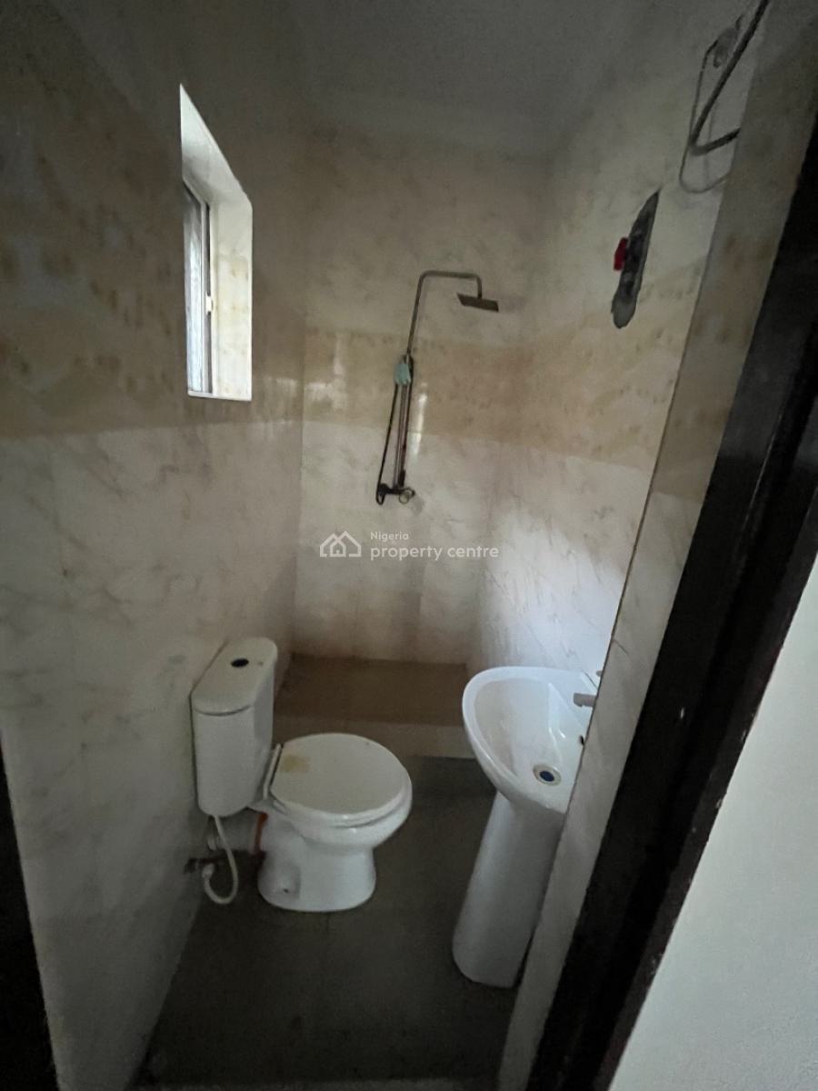 Beautiful 2 Bedroom Flat Upstairs, Mobil Road, Ilaje, Ajah, Lagos, Flat / Apartment for Rent