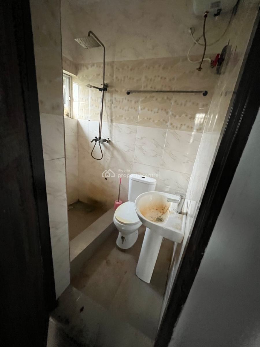 Beautiful 2 Bedroom Flat Upstairs, Mobil Road, Ilaje, Ajah, Lagos, Flat / Apartment for Rent