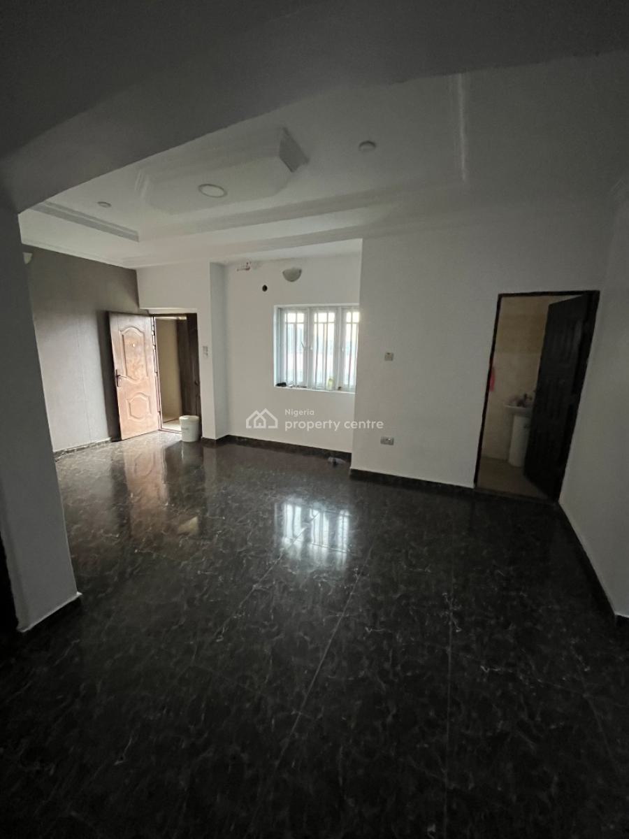 Beautiful 2 Bedroom Flat Upstairs, Mobil Road, Ilaje, Ajah, Lagos, Flat / Apartment for Rent
