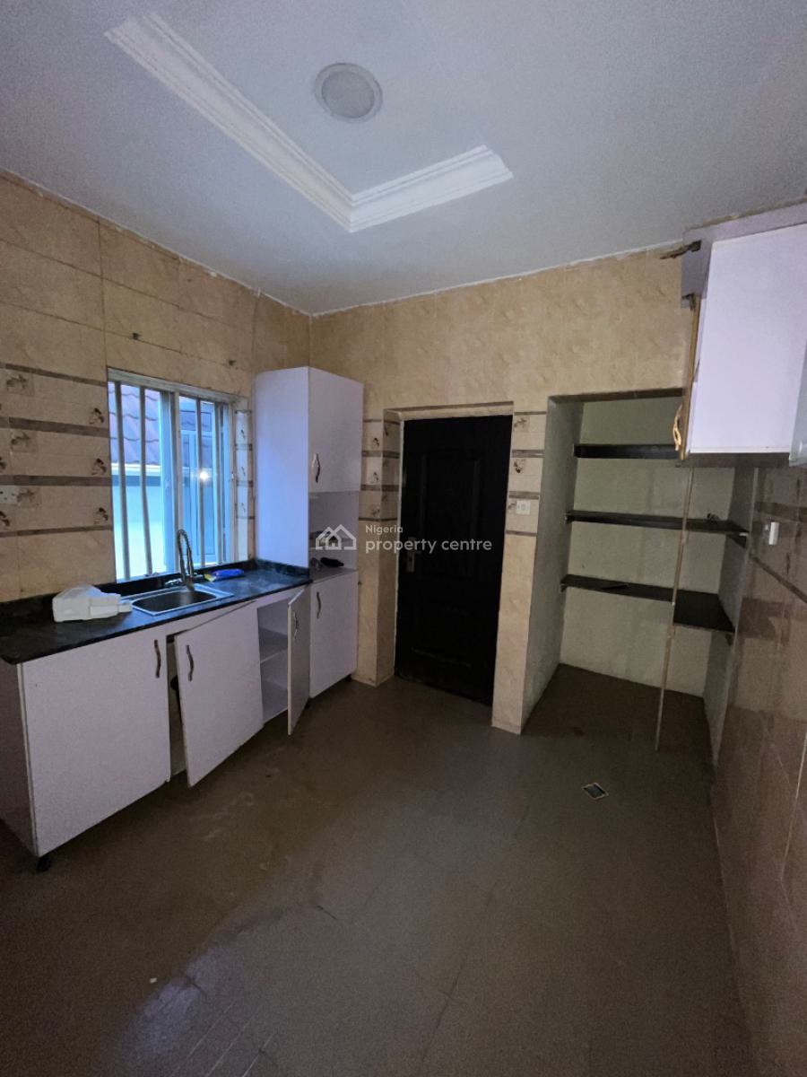 Beautiful 2 Bedroom Flat Upstairs, Mobil Road, Ilaje, Ajah, Lagos, Flat / Apartment for Rent