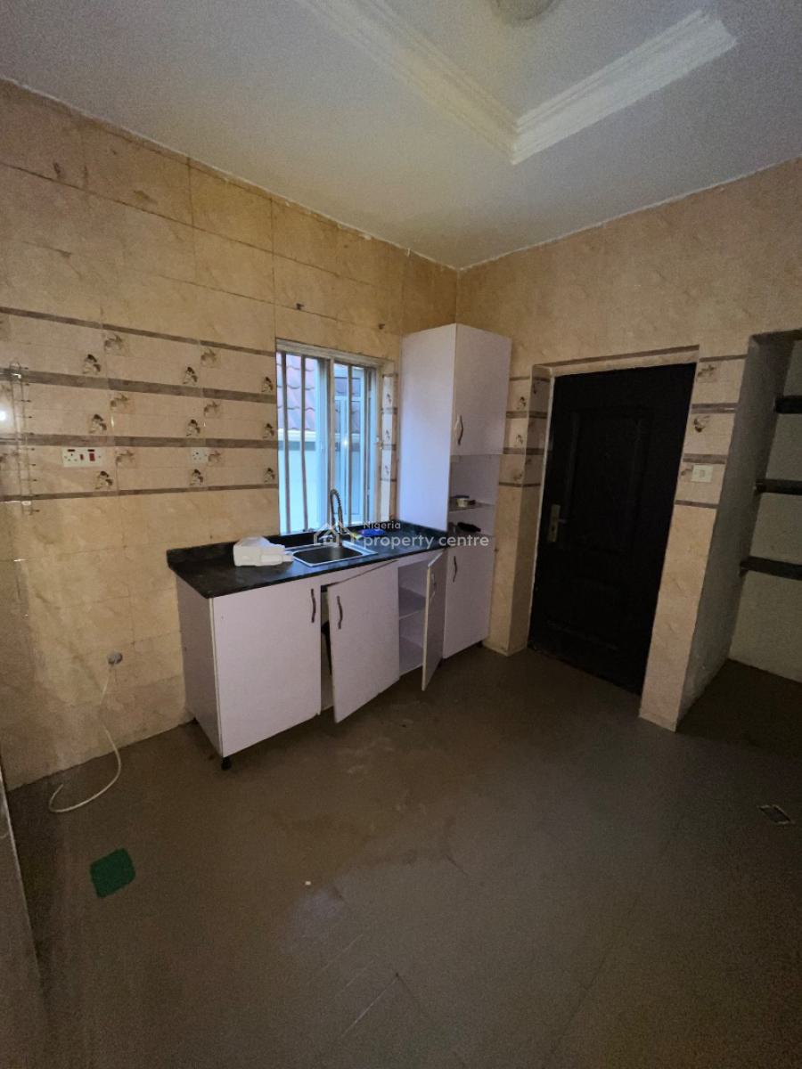 Beautiful 2 Bedroom Flat Upstairs, Mobil Road, Ilaje, Ajah, Lagos, Flat / Apartment for Rent