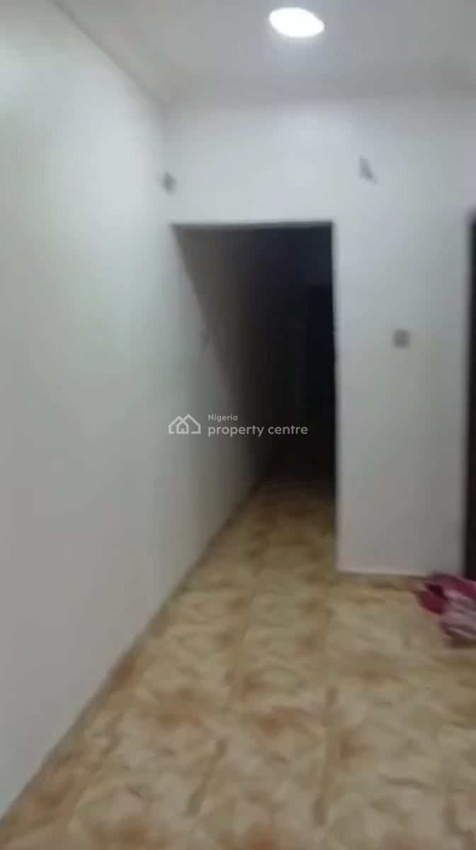 Specious and Modern 2-bedroom Ensuite Flat in a Block of Flats Ab, Adekunle, Yaba, Lagos, Flat / Apartment for Rent