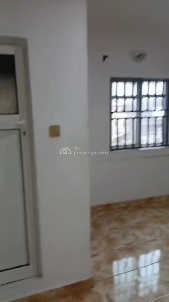 Specious and Modern 2-bedroom Ensuite Flat in a Block of Flats Ab, Adekunle, Yaba, Lagos, Flat / Apartment for Rent