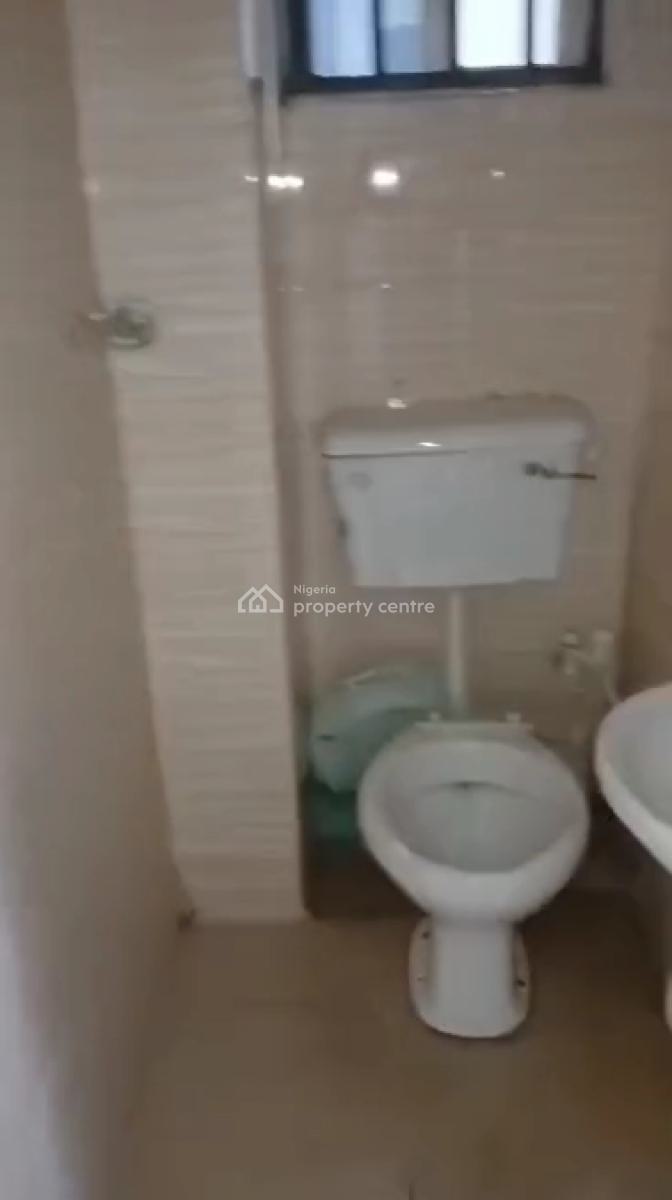 Specious and Modern 2-bedroom Ensuite Flat in a Block of Flats Ab, Adekunle, Yaba, Lagos, Flat / Apartment for Rent