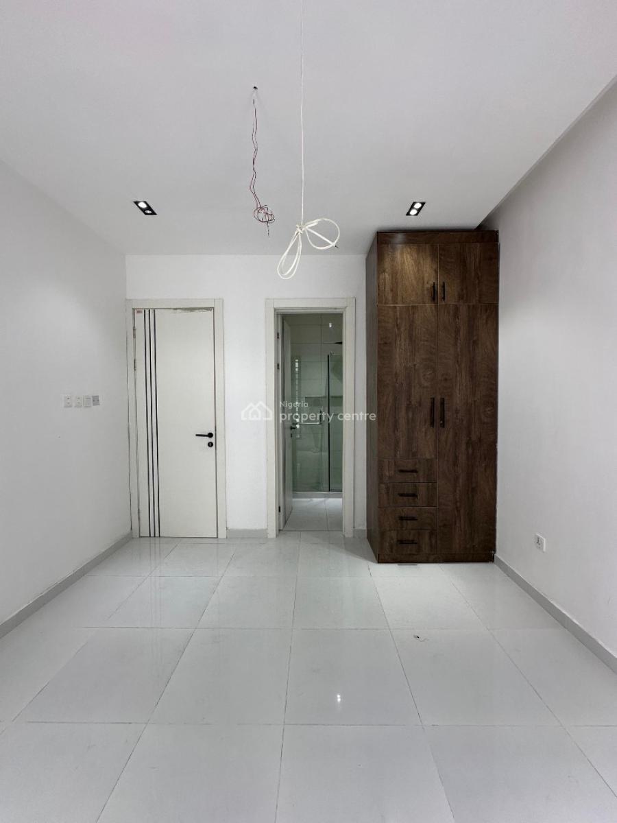 Luxury 2 Bedroom Flat with S/pool & Gym, Ologolo Lekki, Ologolo, Lekki, Lagos, Flat / Apartment for Sale