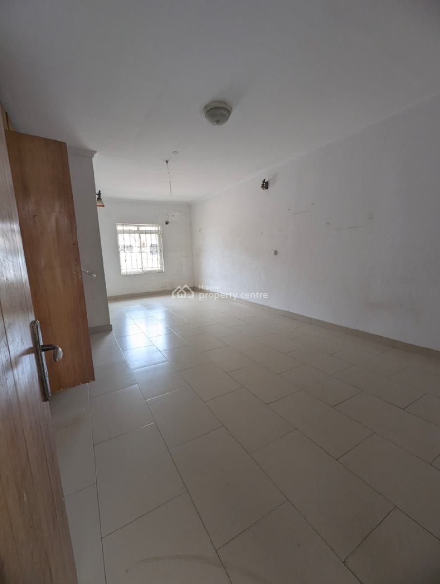 10 Room Duplex with Bq & Security Room (commercial Or Residential), Off Adebayo Doherty, Lekki Phase 1, Lekki, Lagos, Office Space for Rent