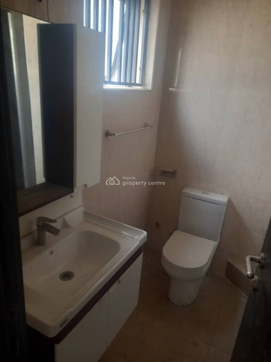 4 Bed Rooms Mansionatte, Olaleye, New Town Estate, Iponri, Surulere, Lagos, Terraced Duplex for Sale