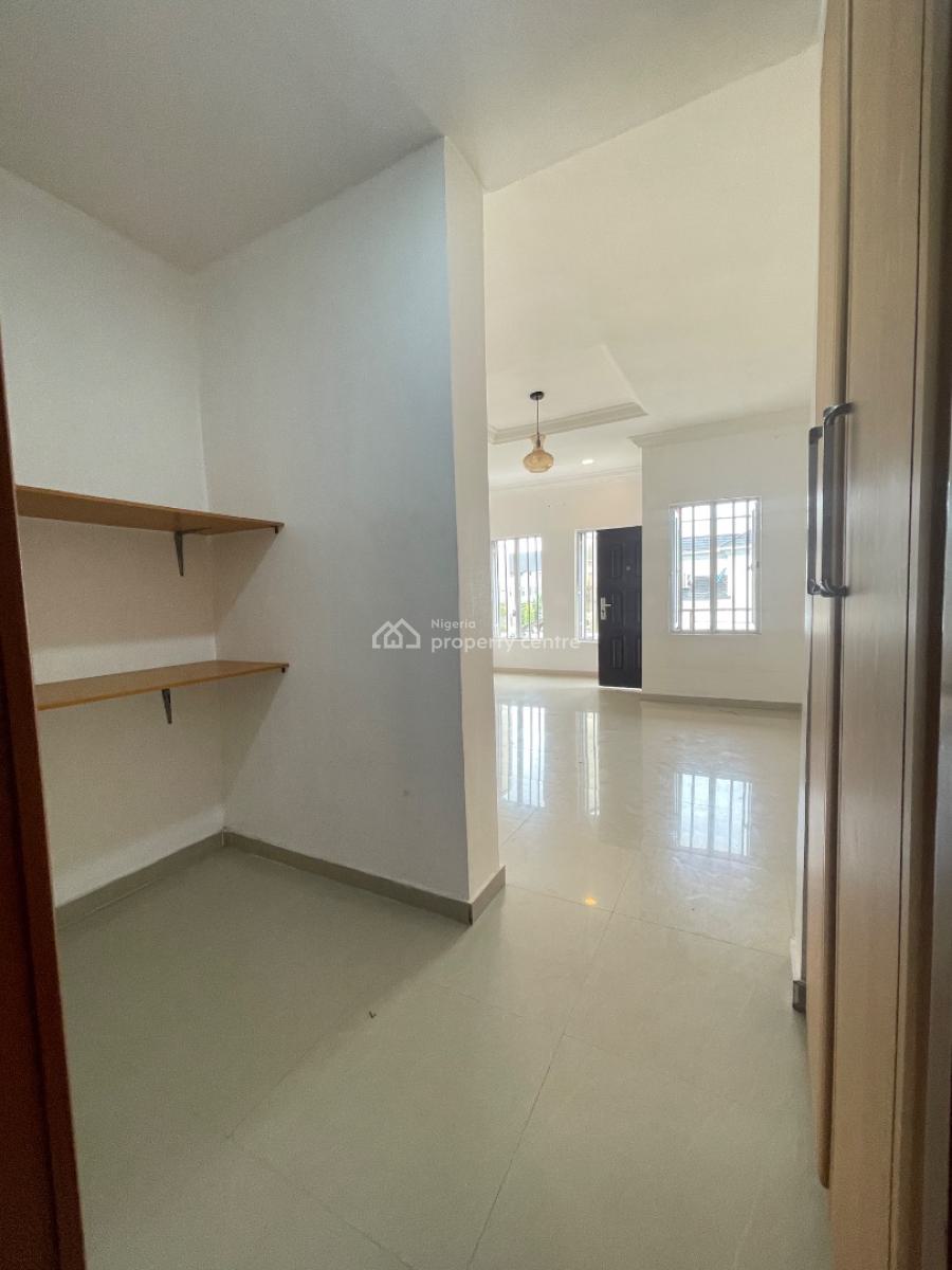 Masters Bedroom in a Shared Apartment, New Road Lekki, Lekki Expressway, Lekki, Lagos, Flat / Apartment for Rent