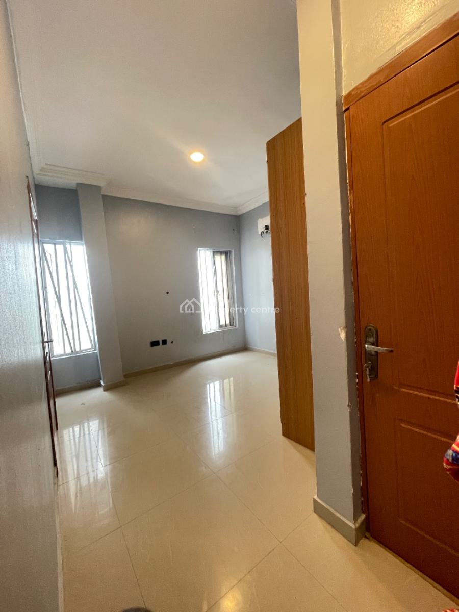 En-suite Bedroom in a Shared Apartment, New Road Lekki, Lekki, Lagos, Flat / Apartment for Rent
