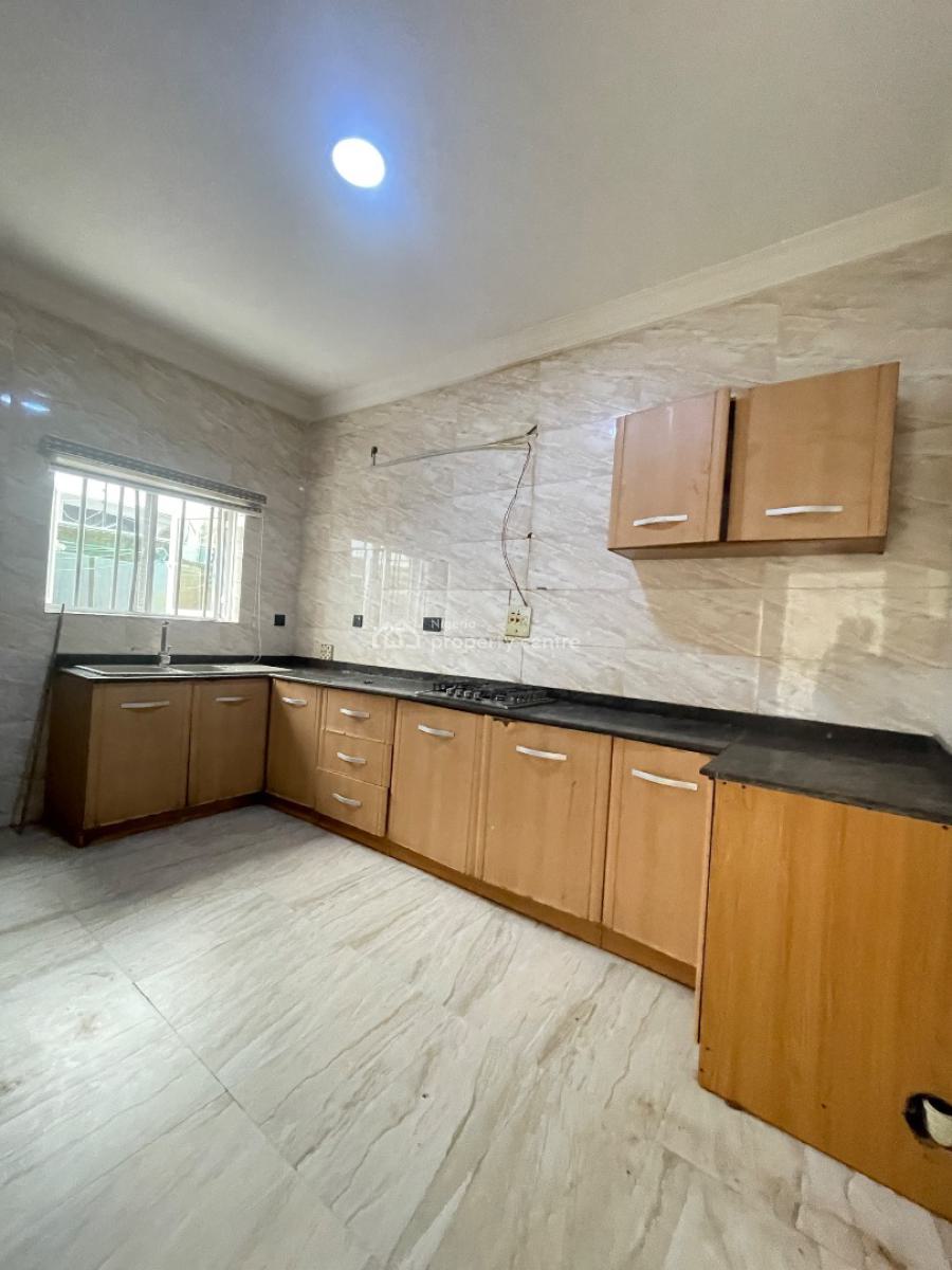 En-suite Bedroom in a Shared Apartment, New Road Lekki, Lekki, Lagos, Flat / Apartment for Rent