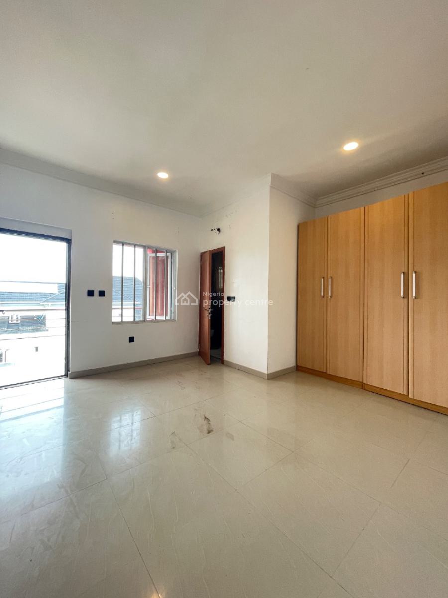 En-suite One Bedroom in a Shared Apartment, New Road Lekki, Lekki, Lagos, Flat / Apartment for Rent