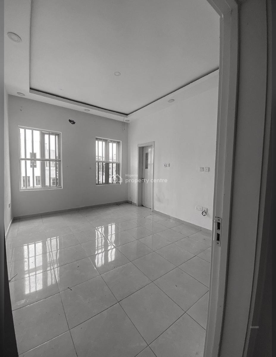 Beautiful Well Structured Semi Master Single Room in a Duplex Shared, Osapa, Lekki, Lagos, Self Contain (single Rooms) for Rent