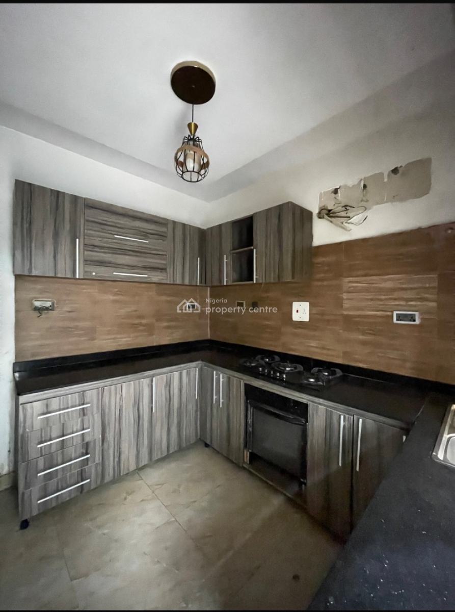 Well Maintained 4 Bedroom Spacious Semi Detached Duplex, Marshal Surulere Lagos, Surulere, Lagos, Semi-detached Duplex for Sale