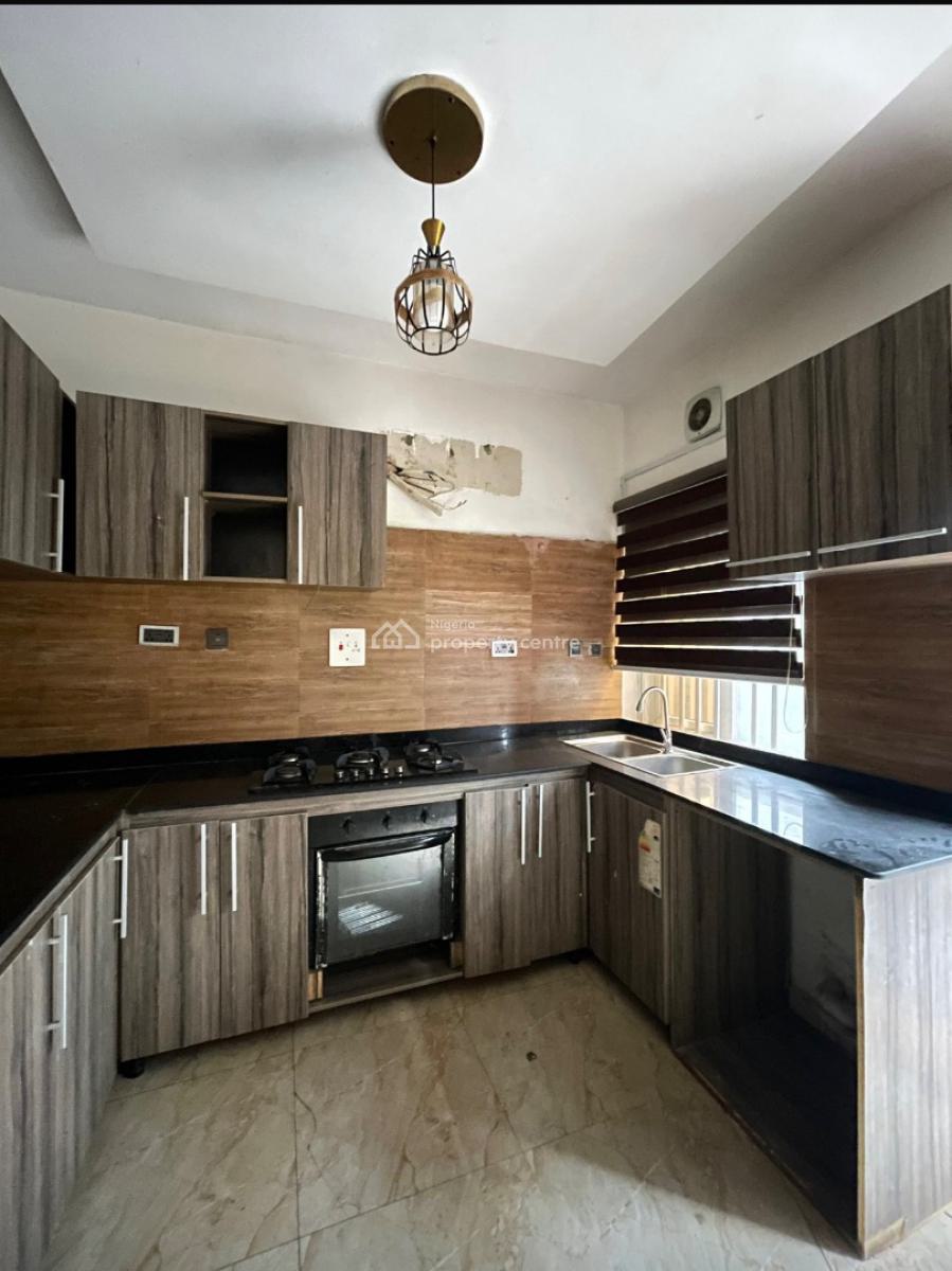 Well Maintained 4 Bedroom Spacious Semi Detached Duplex, Marshal Surulere Lagos, Surulere, Lagos, Semi-detached Duplex for Sale