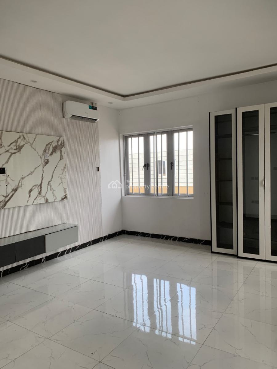 Spacious 3 Bedroom Apartment, Lekki Phase 1, Lekki, Lagos, Flat / Apartment for Rent