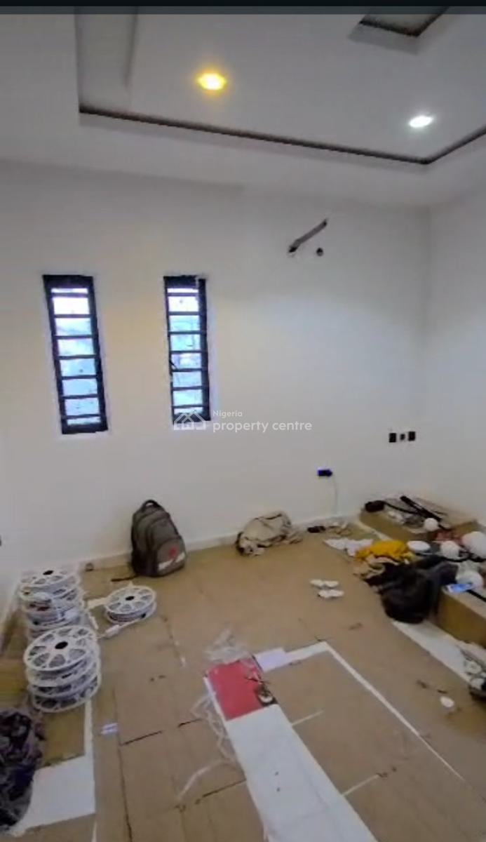 3 Bedroom Apartment with a Bq and a Gymnasium, Maryland, Lagos, Flat / Apartment for Sale