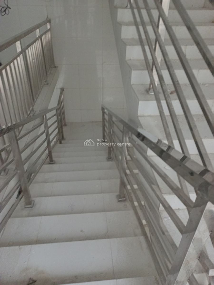 Big Shop Space, Mobil Road, Ajah, Lagos, Plaza / Complex / Mall for Rent