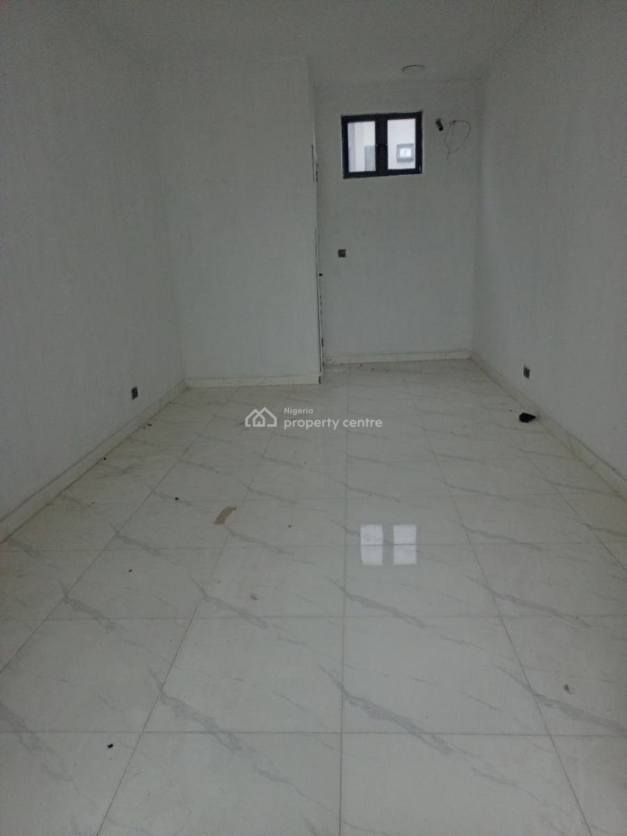 Big Shop Space, Mobil Road, Ajah, Lagos, Plaza / Complex / Mall for Rent