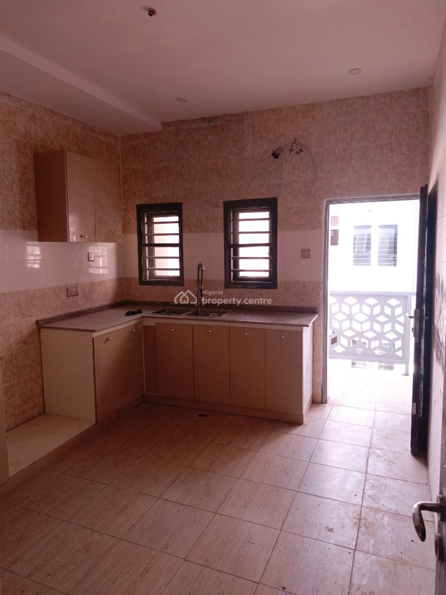 Standard 3 Bedrooms Block of Flat First Floor, Jahi By Gilmor, Jahi, Abuja, Flat / Apartment for Rent