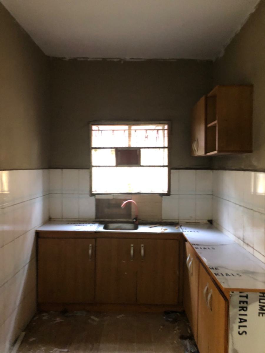 Spacious 2 Bedroom Flat, Bishop Crowther, Surulere, Lagos, House for Rent