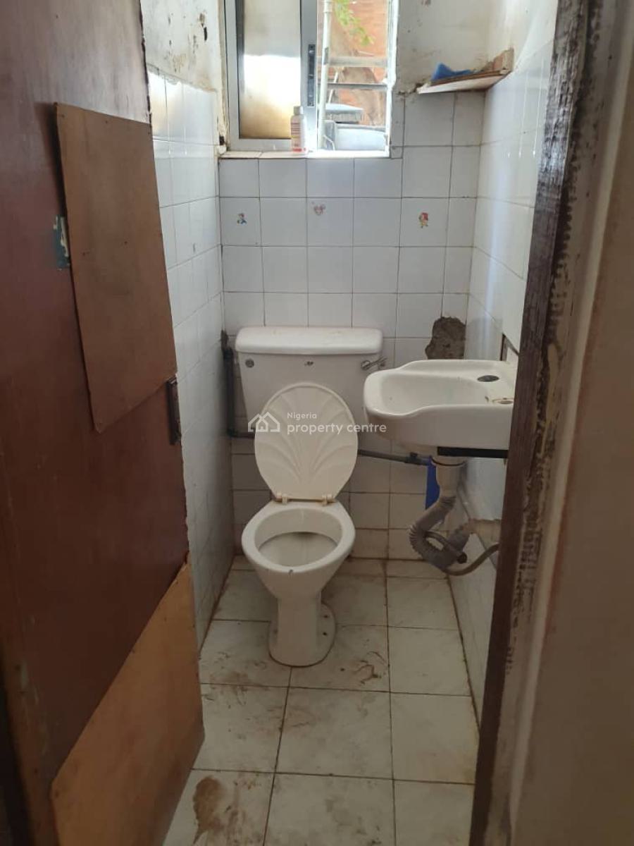 2 Bedroom Flat on Ground Floor in an Estate, Jabi, Dakibiyu, Abuja, Block of Flats for Sale