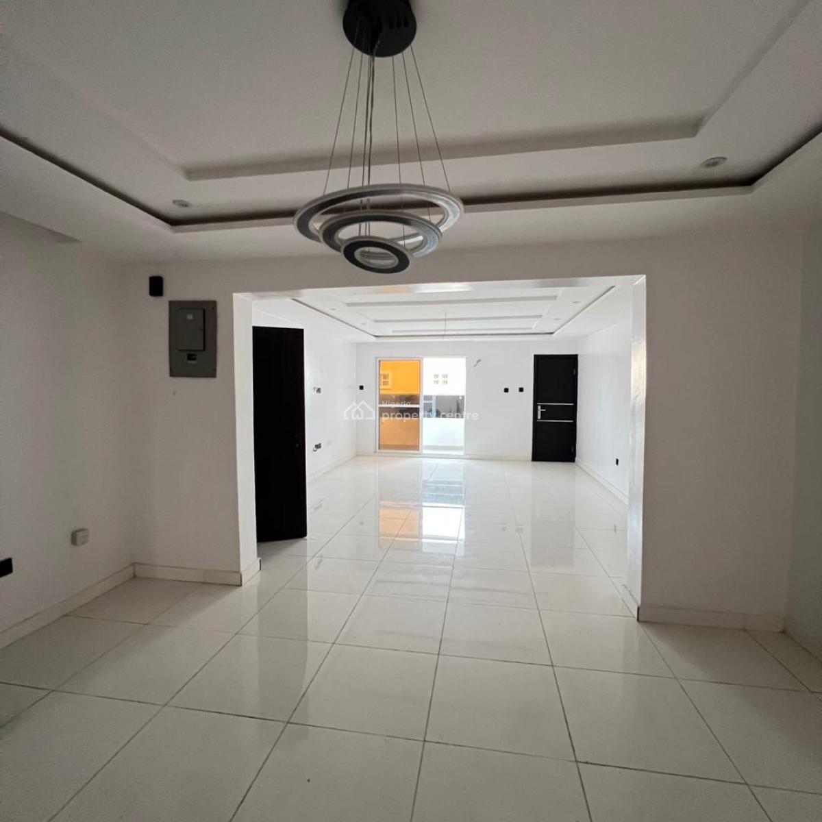 Spacious 3 Bedroom Flat, Lekki Phase 1, Lekki, Lagos, Flat / Apartment for Sale