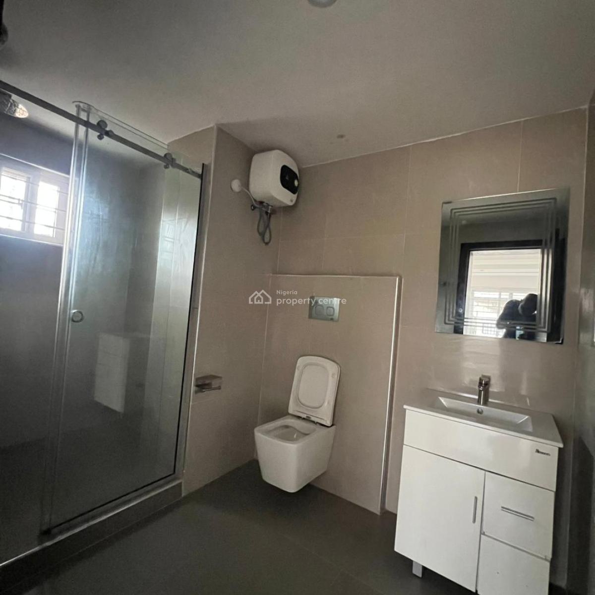 Spacious 3 Bedroom Flat, Lekki Phase 1, Lekki, Lagos, Flat / Apartment for Sale