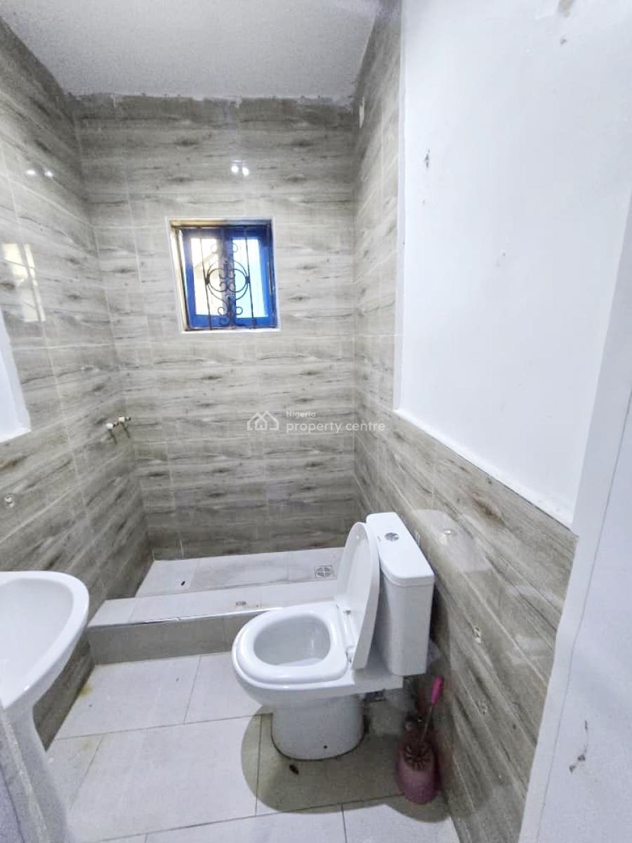 a Well Maintained Specious 3 Bedroom Flat, Gra Phase 2, Magodo, Lagos, Flat / Apartment for Rent