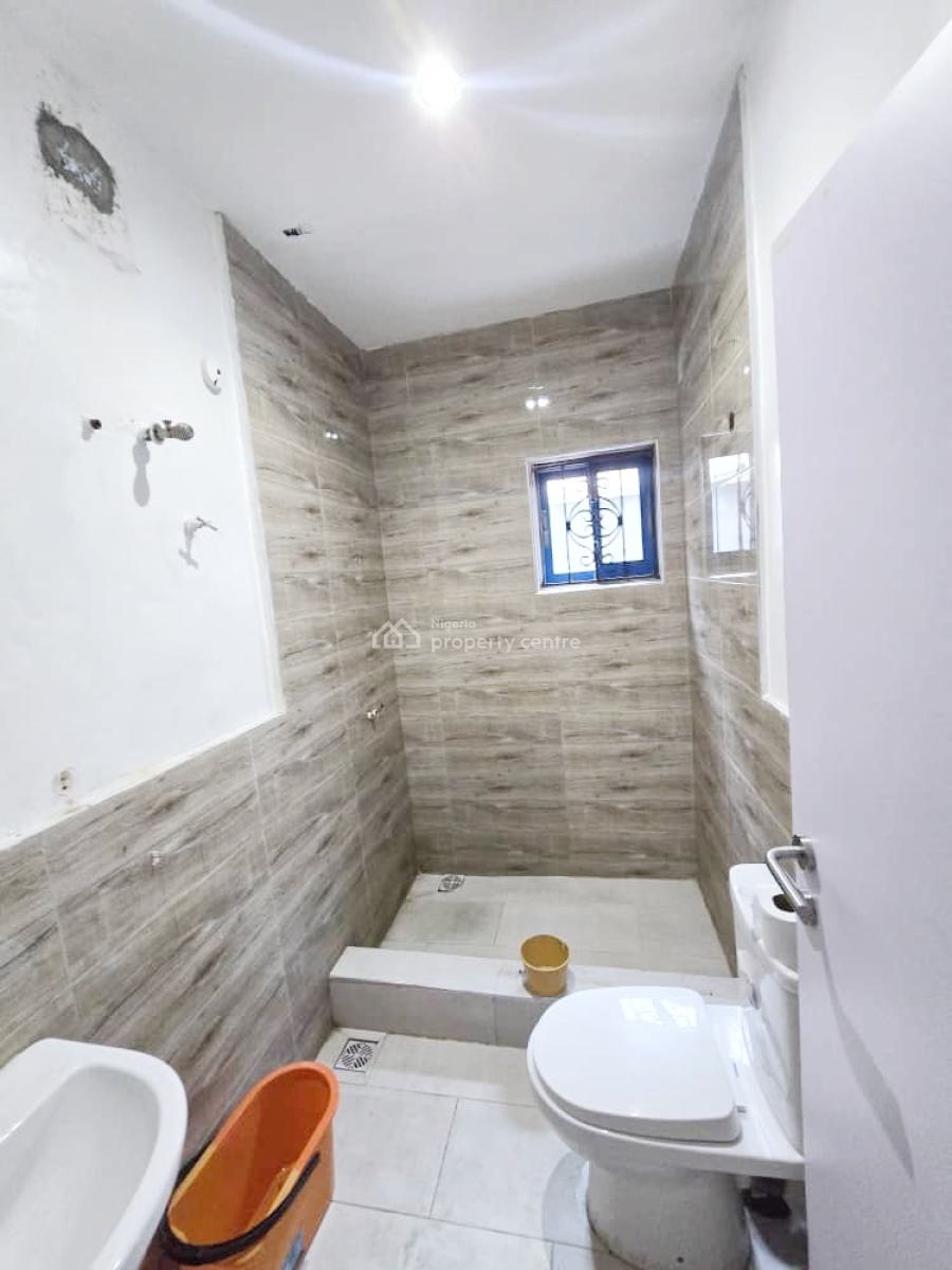 a Well Maintained Specious 3 Bedroom Flat, Gra Phase 2, Magodo, Lagos, Flat / Apartment for Rent