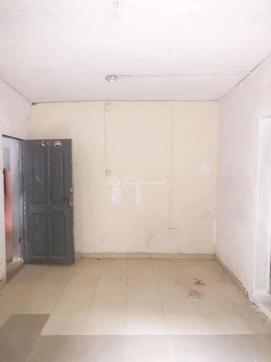 a Well Maintained Mini Flat, Gra Phase 1, Magodo, Lagos, Mini Flat (room and Parlour) for Rent