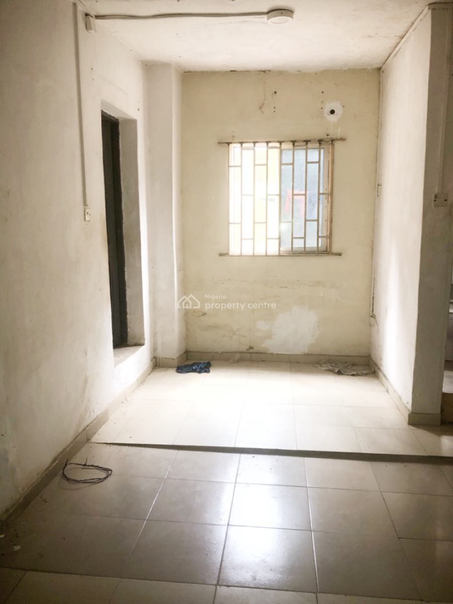 a Well Maintained Mini Flat, Gra Phase 1, Magodo, Lagos, Mini Flat (room and Parlour) for Rent