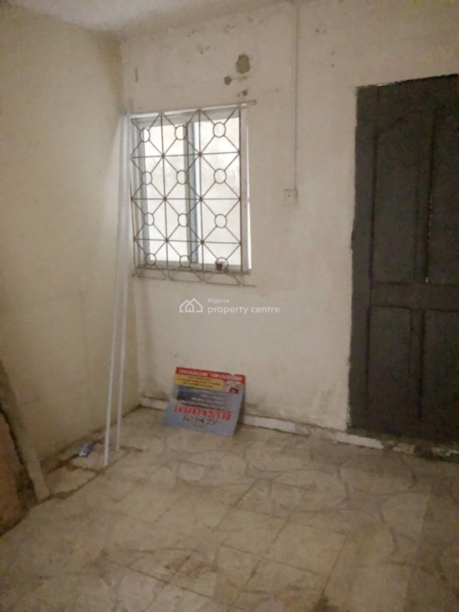 a Well Maintained Mini Flat, Gra Phase 1, Magodo, Lagos, Mini Flat (room and Parlour) for Rent
