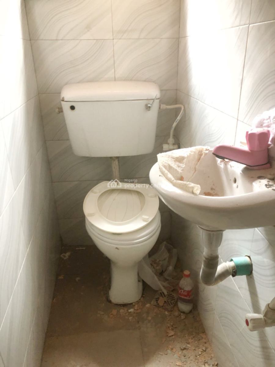 a Well Maintained Mini Flat, Gra Phase 1, Magodo, Lagos, Mini Flat (room and Parlour) for Rent