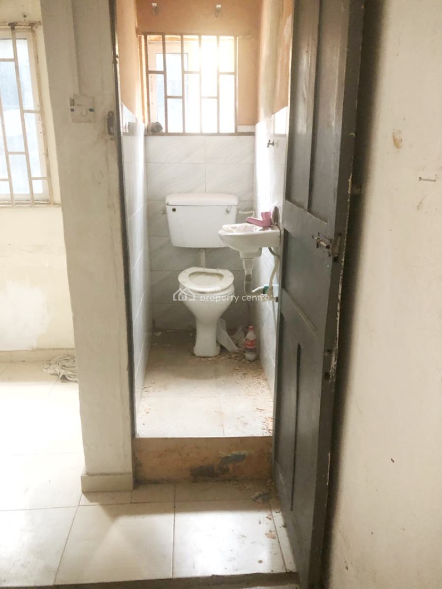 a Well Maintained Mini Flat, Gra Phase 1, Magodo, Lagos, Mini Flat (room and Parlour) for Rent