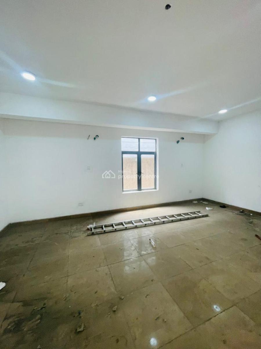 Newly Built Spacious Office Space, in a Strategic Location, Lekki Phase 1, Lekki, Lagos, Plaza / Complex / Mall for Rent