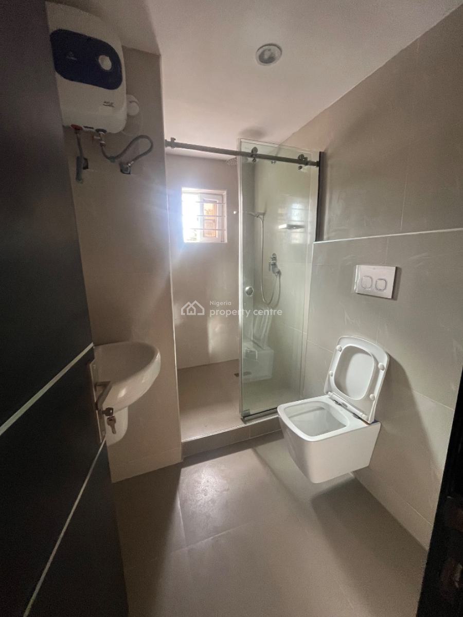 Newly Renovated and Spacious 3 Bedroom with Bq Apartment in Lekki 1, Lekki 1 Off Admiralty Way Lekki Phase 1 Lagos, Lekki Phase 1, Lekki, Lagos, Block of Flats for Sale