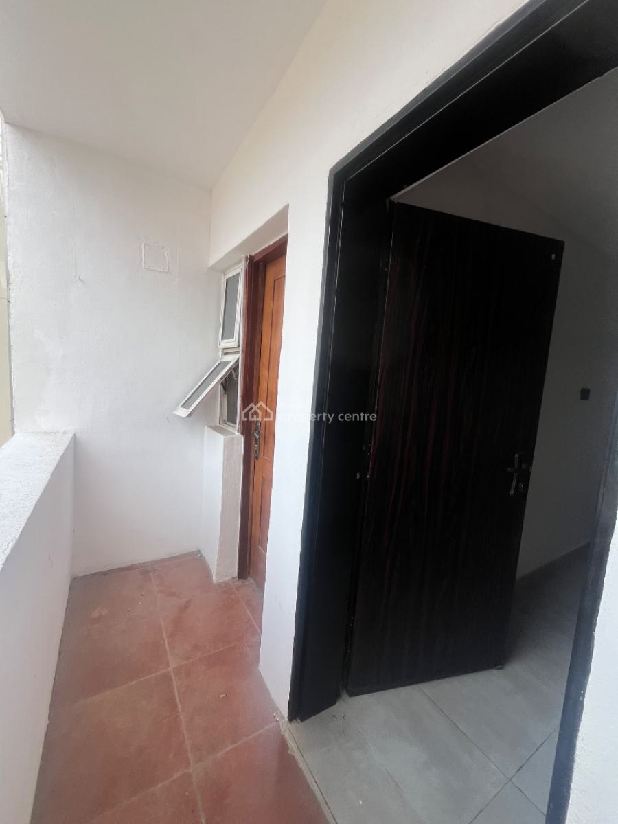 Newly Renovated and Spacious 3 Bedroom with Bq Apartment in Lekki 1, Lekki 1 Off Admiralty Way Lekki Phase 1 Lagos, Lekki Phase 1, Lekki, Lagos, Block of Flats for Sale