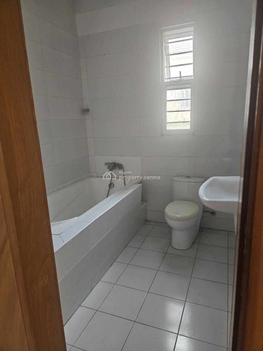 Distress 4 Bedrooms Terrace Duplex with Bq, Lekki Phane1 Lagos, Lekki, Lagos, Terraced Duplex for Sale
