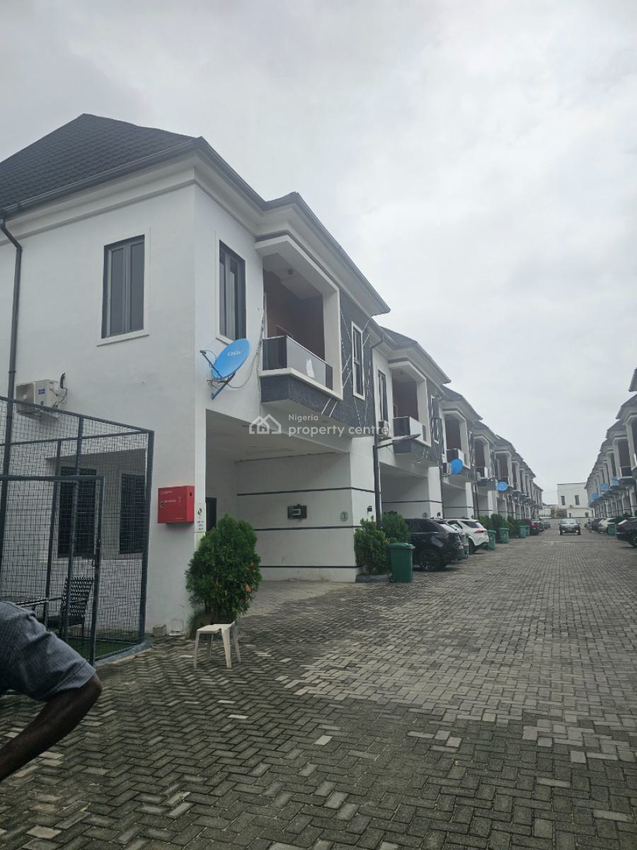 Distress 4 Bedrooms Terrace Duplex with Bq, Dpk Estate Orchid Road, Lekki, Lagos, Terraced Duplex for Sale